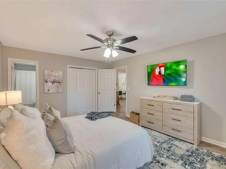 165 Bentley Pkwy — Photo 8