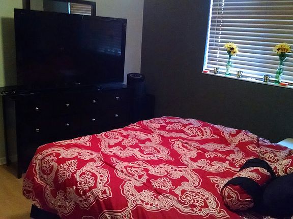 5th image of 2344 Shelley St APT 1
