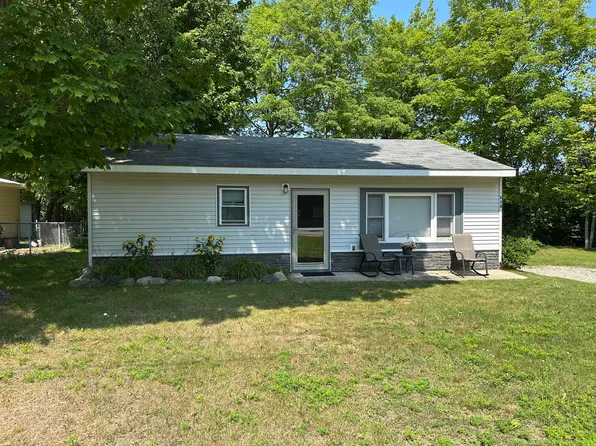 914 W Cadillac St, Mackinaw City, MI 49701