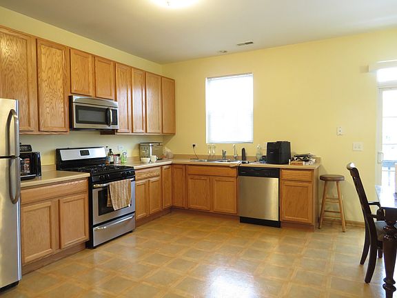 5th image of 225 S Oak Creek Ln Unit 225
