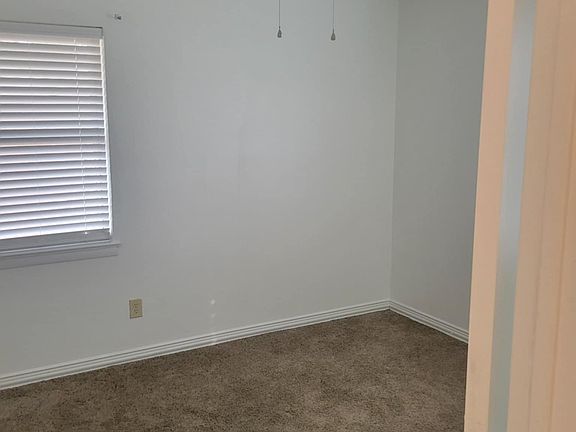 4th image of 522 Harvard Dr