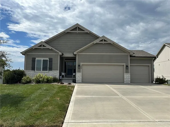 2938 SW Arboridge Dr, Lees Summit, MO 64082