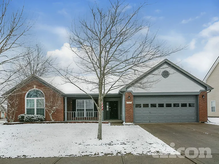 910 Claiborne Ln — Photo 1