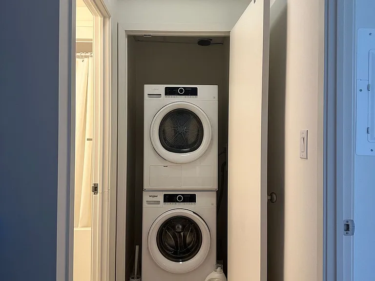 128 King St N #1403 — Photo 22