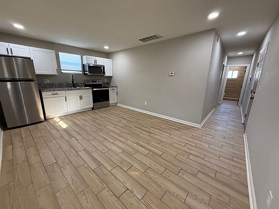 2nd image of 1302 S Treat Ave #2