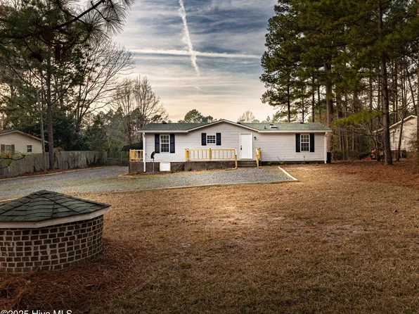 142 Pine Valley Lane, West End, NC 27376