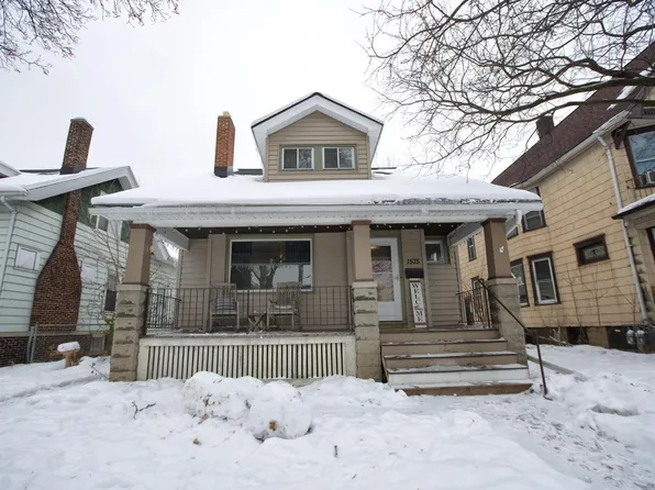 1575 South 77th STREET, West Allis, WI 53214