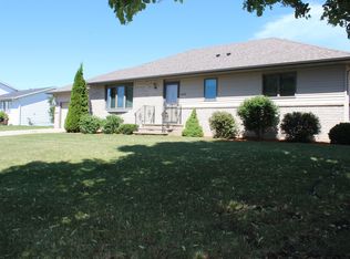 105 Glen Ellen Dr, Mankato, MN 56001