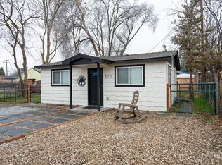 271 NW 7th St, Ontario, OR 97914