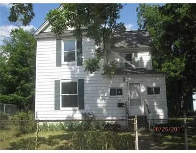 136 Baldwin Ave photo 1