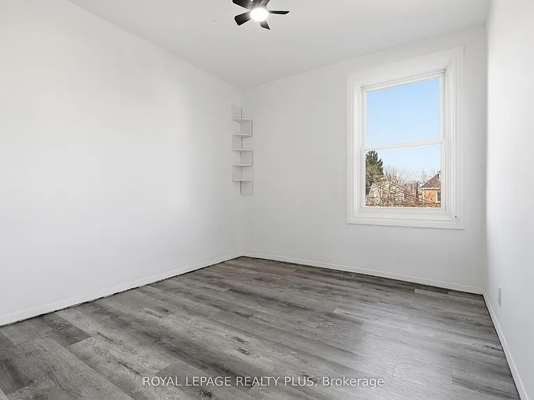 115 Kensington Ave N — Photo 16