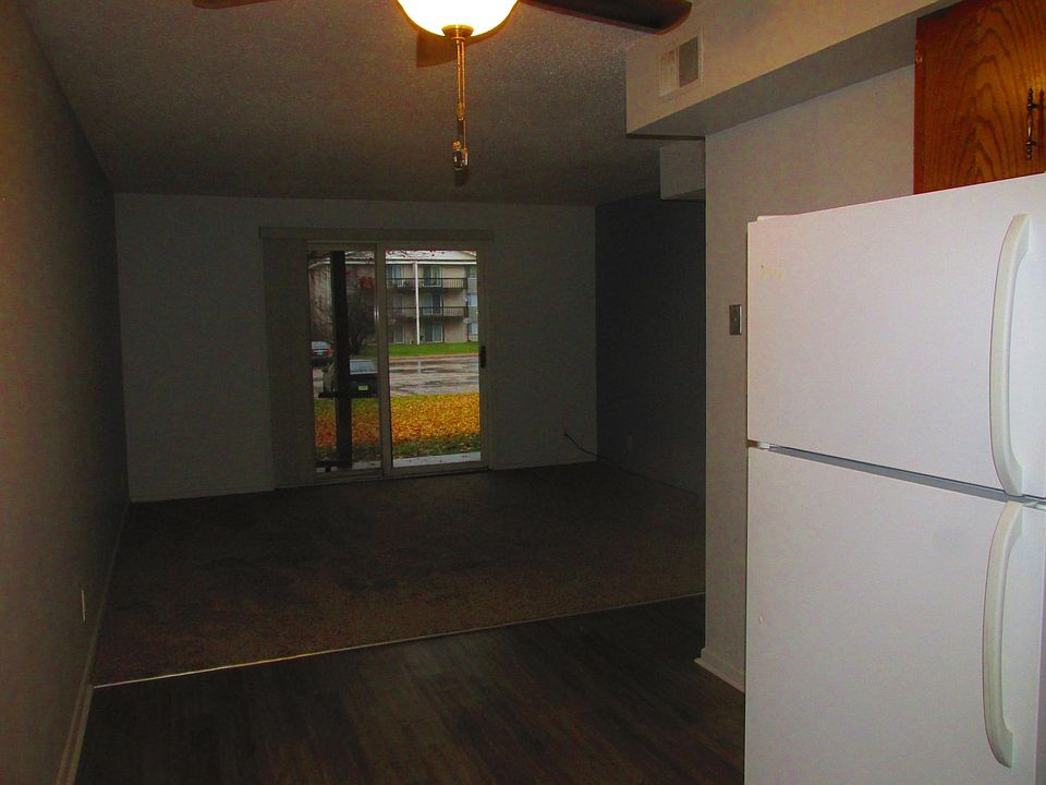 1st image of 2066 NW Hickory Ln #11