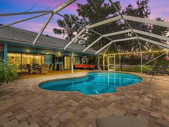 4th image of 1101 SE Coral Reef Street