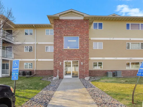 300 Whispering Ln Unit 207, Hastings, MN 55033