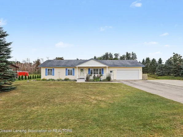 2036 Sunrise Ct, Gaylord, MI 49735