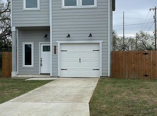 1202 Walnut St, Jourdanton, TX 78026