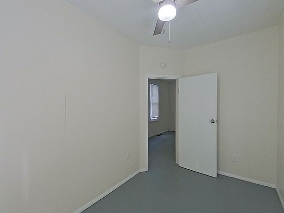 3rd image of 1473 Thomas Ave #1473