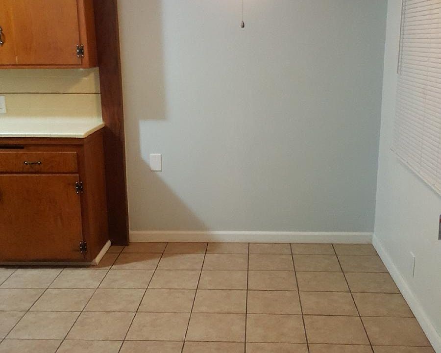 2nd image of 128 E Colorado Blvd
