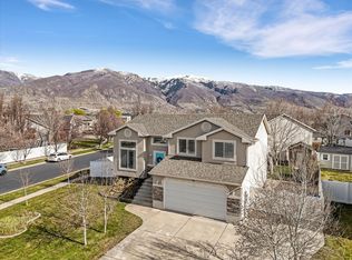 58 N Country Bend Rd, Farmington, UT 84025