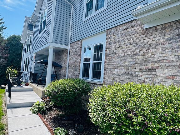 2nd image of 975 Sweetflower Dr