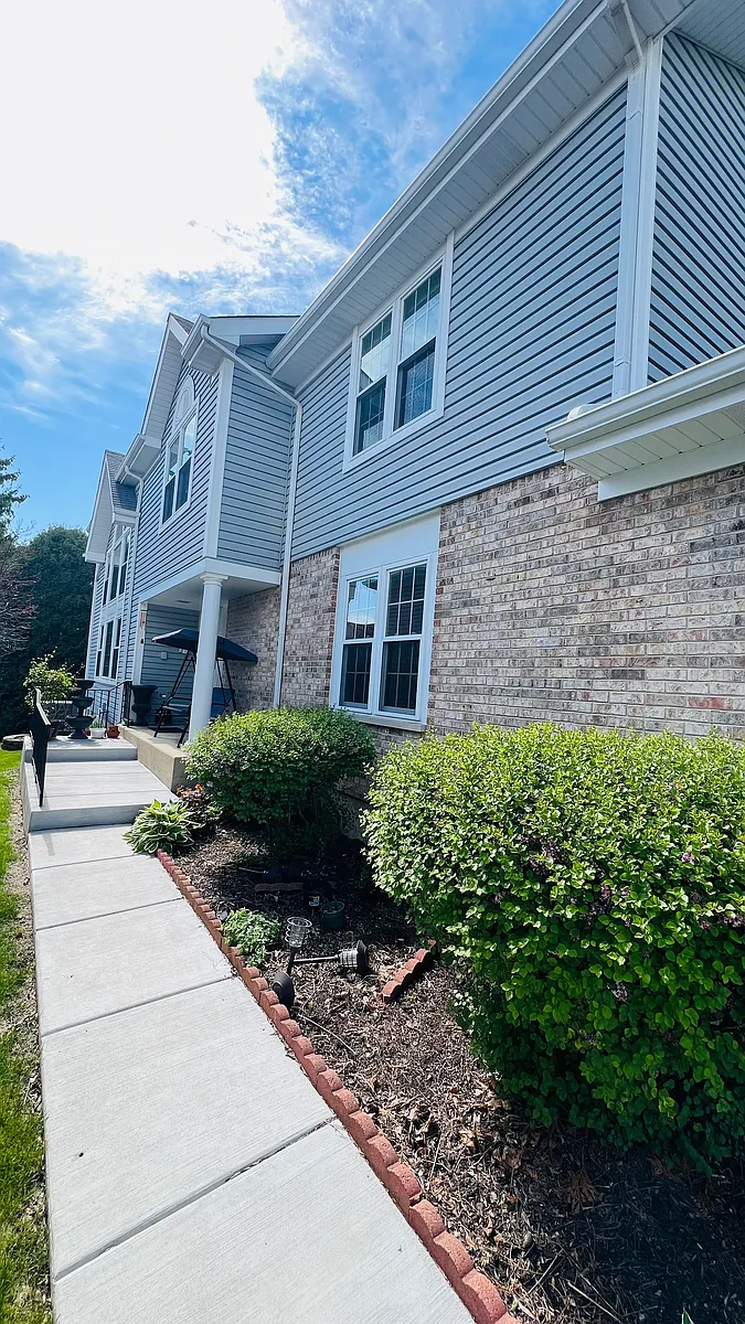 Building Photo - 975 Sweetflower Dr