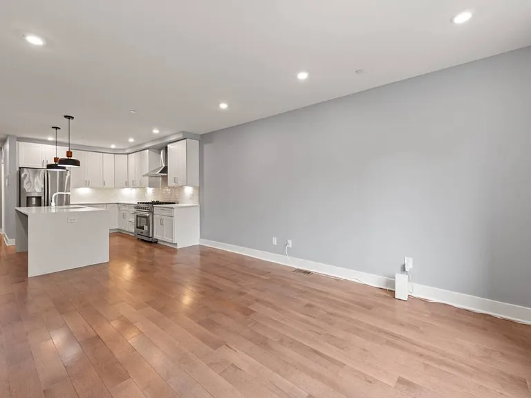 1609 Holbrook St NE #2 — Photo 6