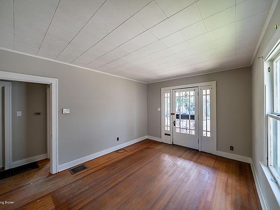 2nd image of 513 Gernert Ct
