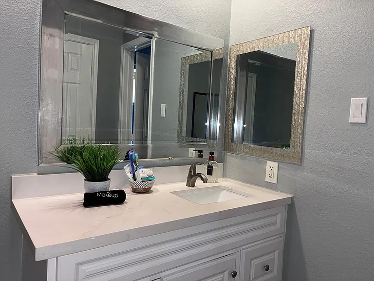7910 Hawk Park — Photo 5