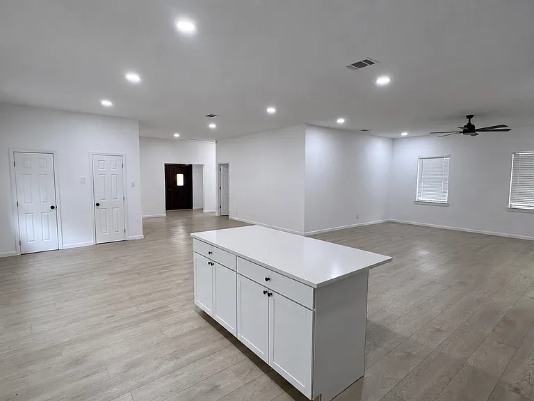204 Church St #2 — Photo 3