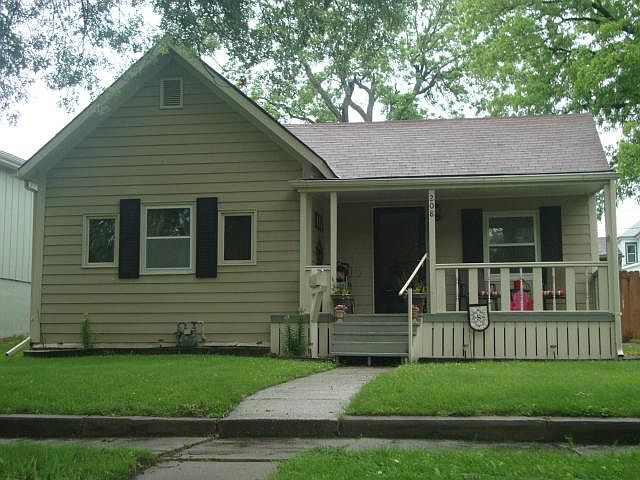 1st image of 208 E Shawnee St