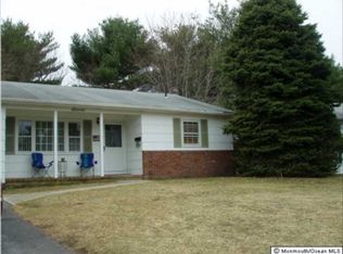 11 Brian Ct, Toms River, NJ