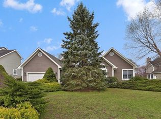 8 Gates Pl, Wayne, NJ 07470