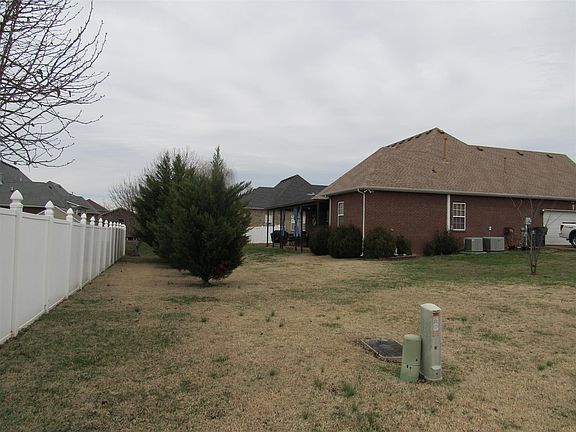 2nd image of 813 Chaqueta Ct
