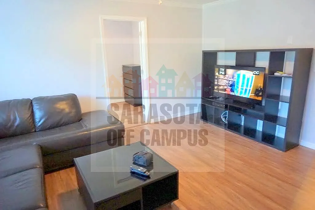 3 bed, 1200 sqft, $1,050 — Photo 1