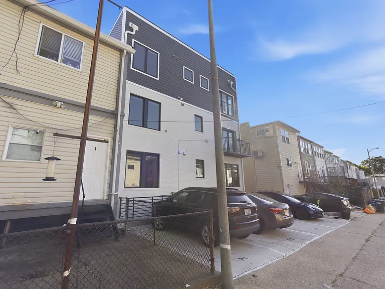 1140 Oates St NE #102 — Photo 10