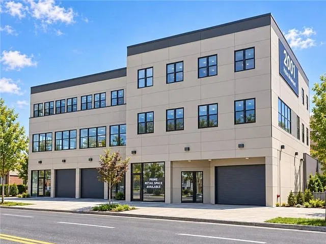 2000 Hylan Blvd