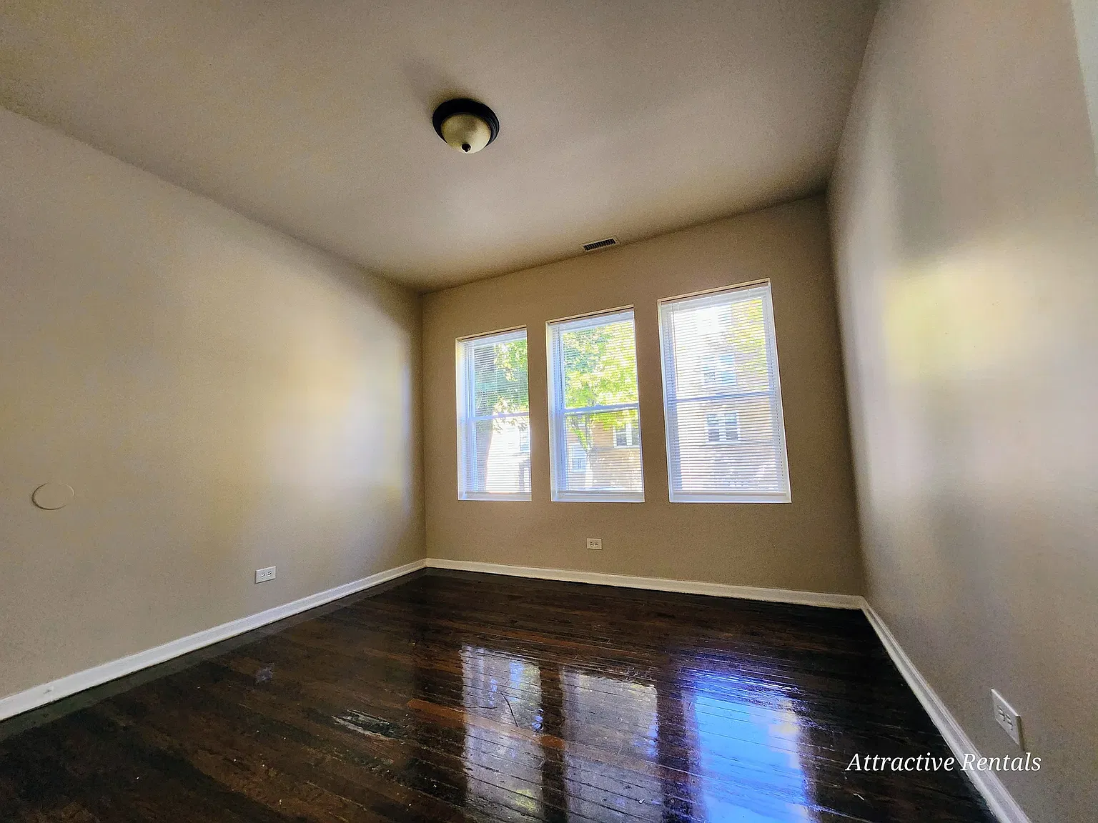 3 bed, 1150 sqft, $1,375 — Photo 4