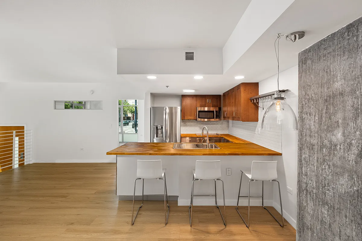 2 bed, 1200 sqft, $3,850 — Photo 1
