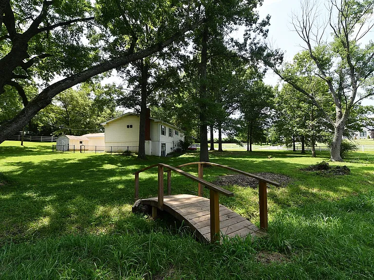 2706 Christy Ave — Photo 45