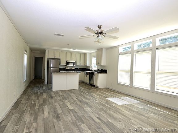 5th image of 706 Labrea Dr