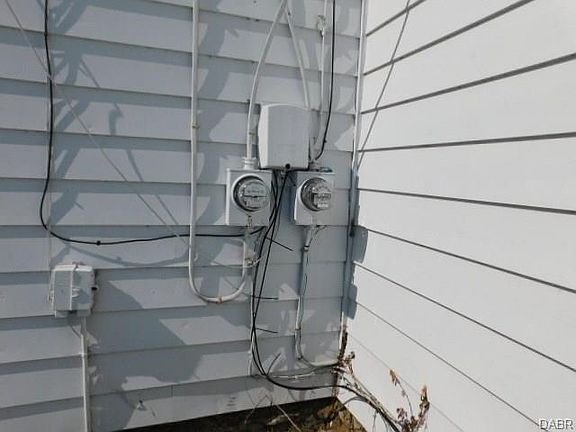 5th image of 227 W Pease Ave