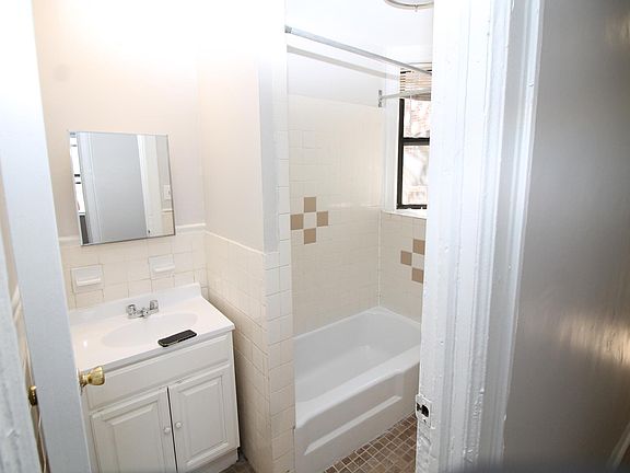 2nd image of 225 Academy St APT 1Q
