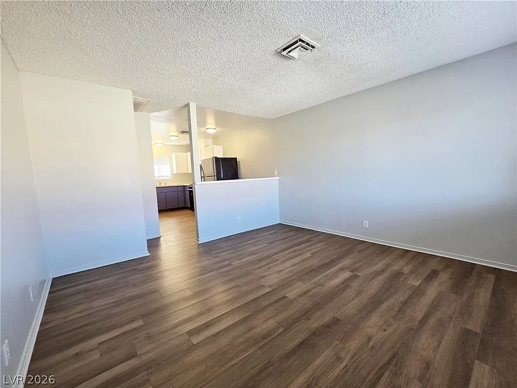2 bed, 1.0 bath, 930 sqft, $1,035 — Photo 4