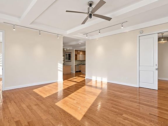 3rd image of 75 Livingston Street #13E
