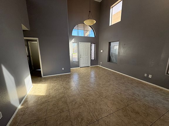 4th image of 14717 W Lucas Ln