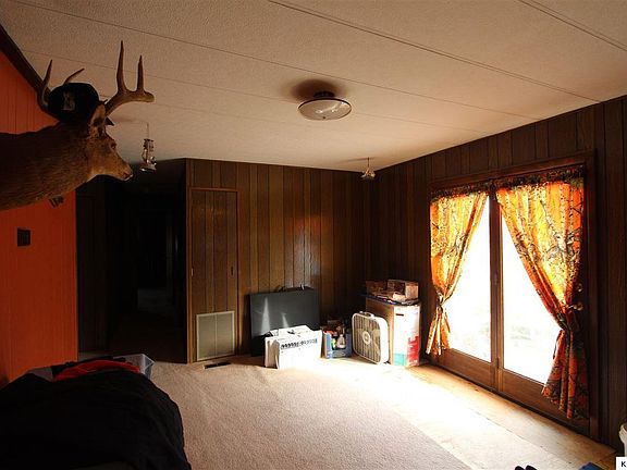 5th image of 222 Plum St