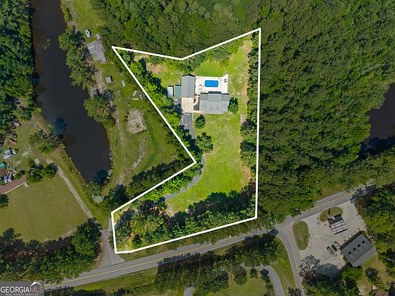 2nd image of 817 Lakeview Rd