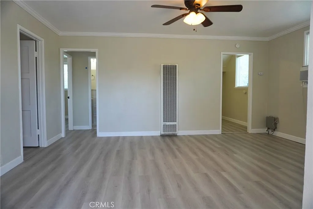 2 bed, 900 sqft, $2,200 — Photo 2