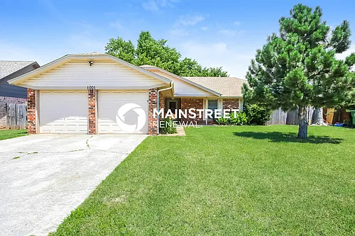1001 Walsh Ln Photo 1
