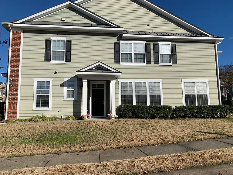 1819 Whirlaway Ct — Photo 2